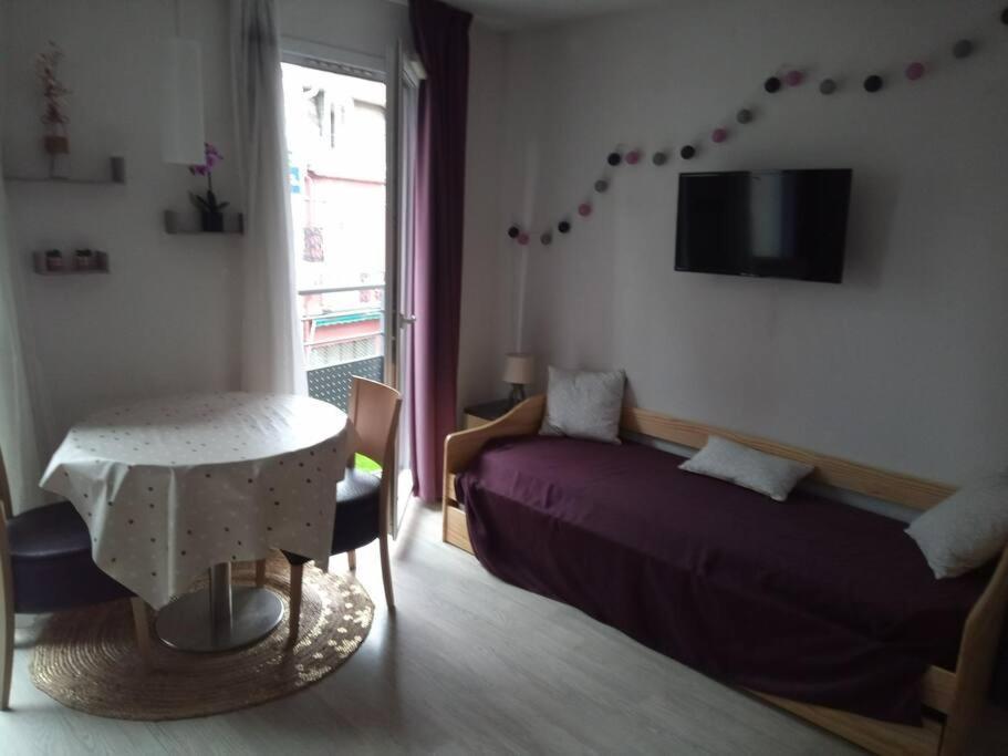 Agreable Studio Familial A Lourdes, Proche Gare Екстер'єр фото